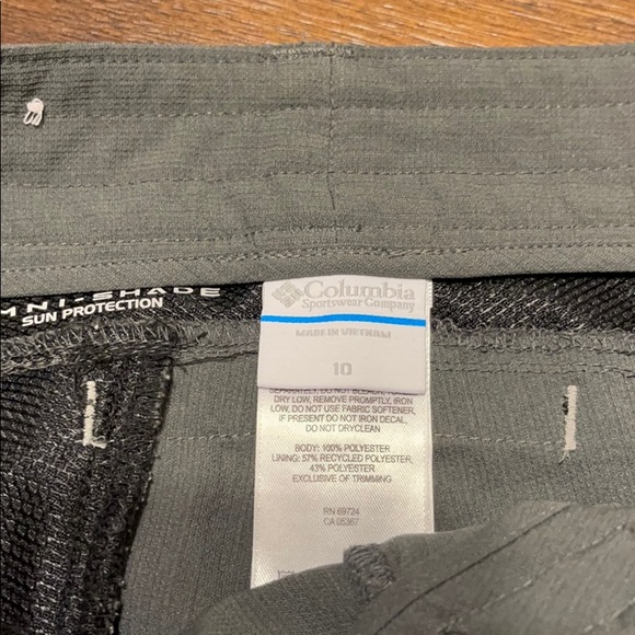 Columbia green shorts Size 10 - Picture 15 of 15